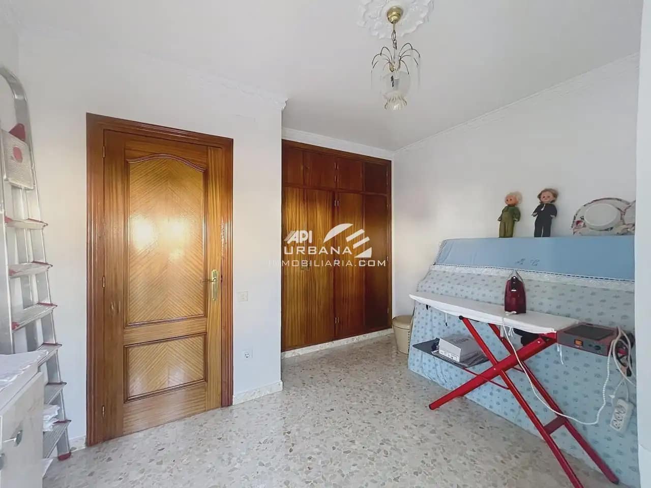 Casa de 4 habitaciones en Lucena en venta - 237.000 € (Ref: 9963812)