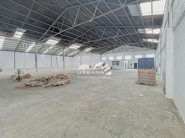 Commercieel te koop in Lucena - € 250.000 (Ref: 9963813)
