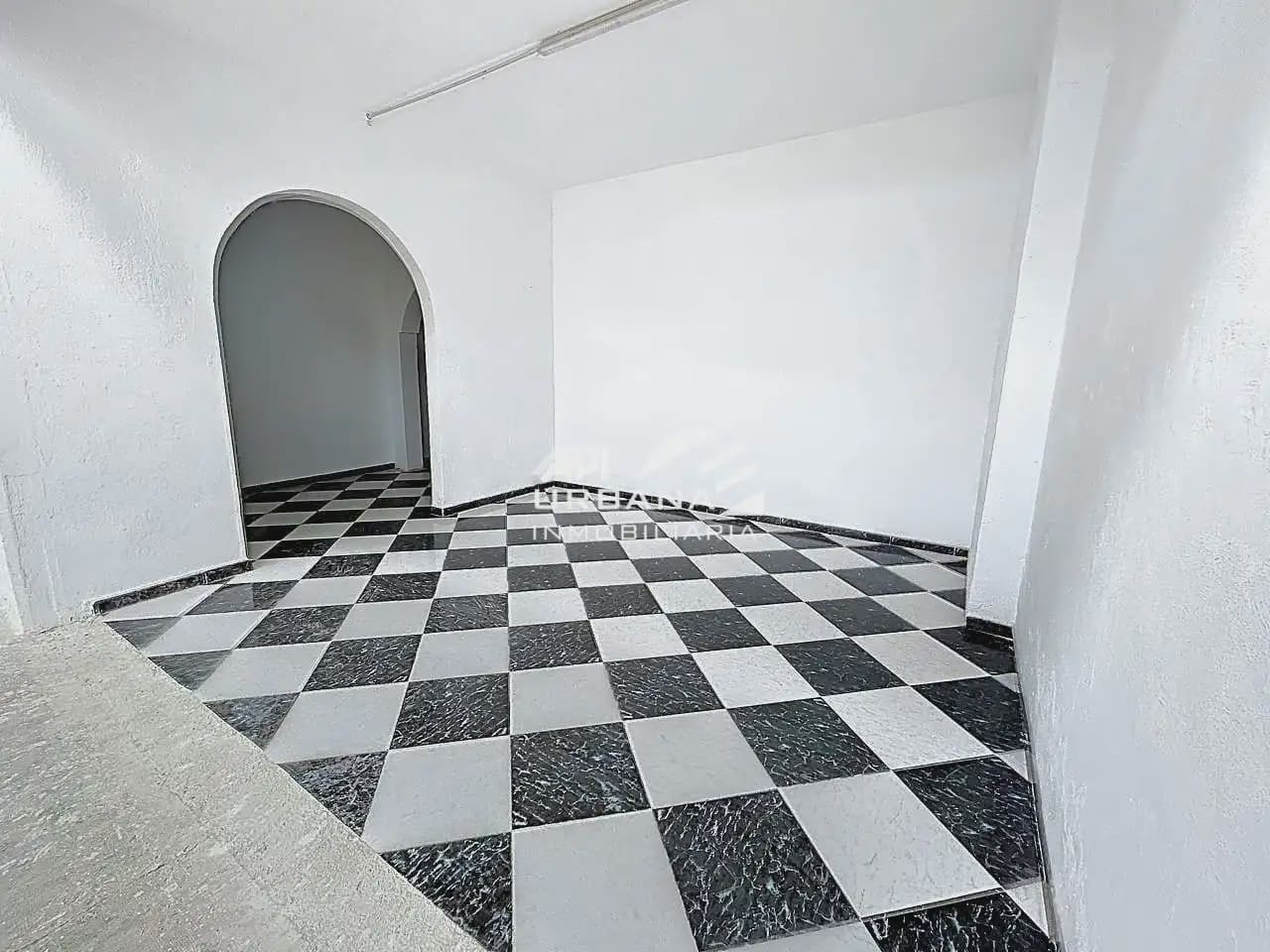 Erhverv til salg i Lucena - € 250.000 (Ref: 9963813)