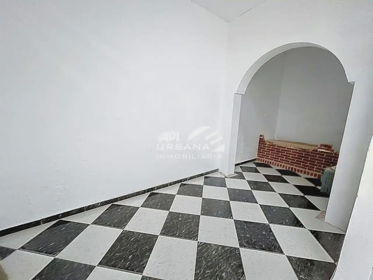 Erhverv til salg i Lucena - € 250.000 (Ref: 9963813)