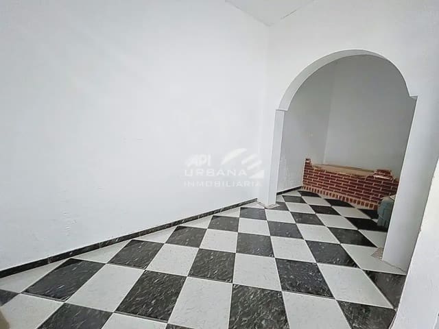 Commercieel te koop in Lucena - € 250.000 (Ref: 9963813)