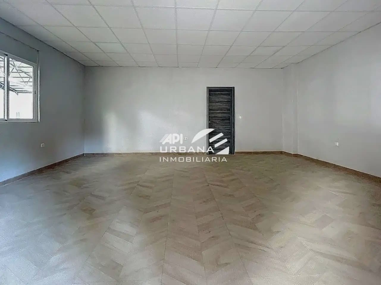 Erhverv til salg i Lucena - € 250.000 (Ref: 9963813)