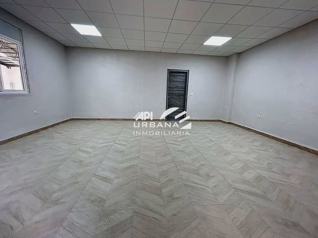 Erhverv til salg i Lucena - € 250.000 (Ref: 9963813)