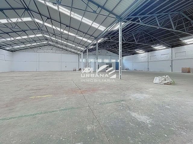 Commercieel te koop in Lucena - € 250.000 (Ref: 9963813)