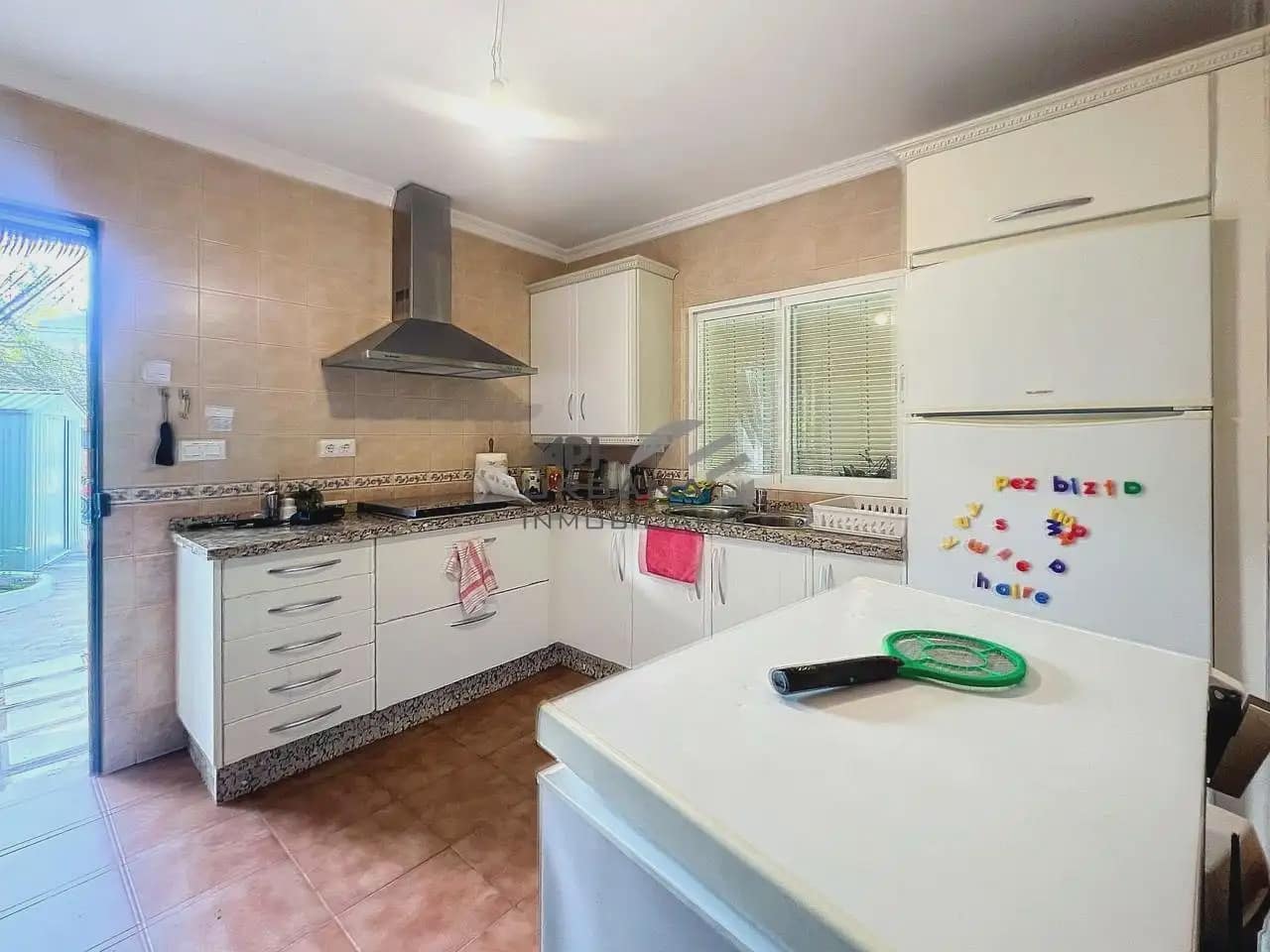 3 bedroom Villa for sale in Lucena with pool - € 210,000 (Ref: 9963817)