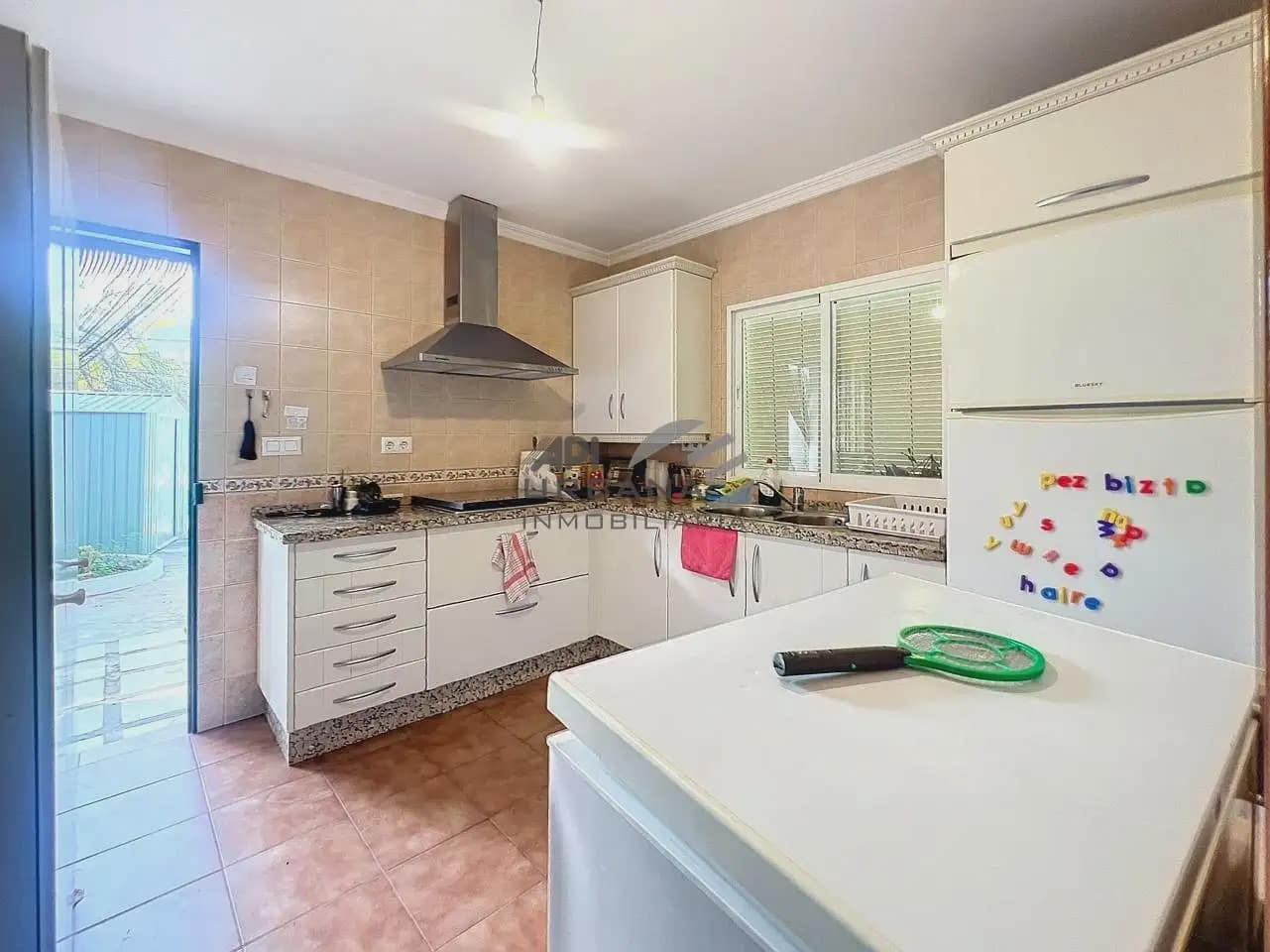 3 bedroom Villa for sale in Lucena with pool - € 210,000 (Ref: 9963817)