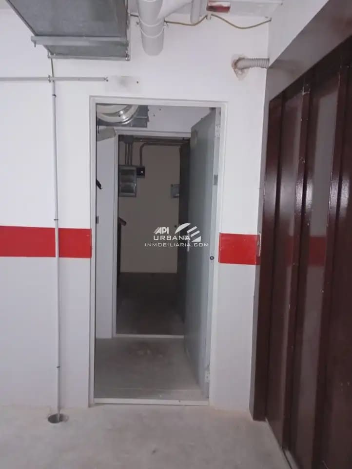 Commercieel te koop in Lucena - € 82.000 (Ref: 9963818)