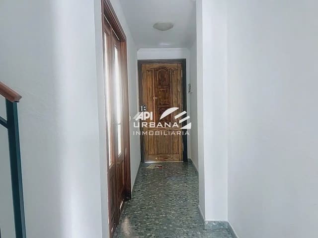 Casa de 4 habitaciones en Lucena en venta - 180.000 € (Ref: 9963820)