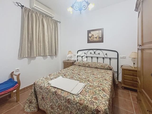 4 soveværelse Finca/Landehus til salg i Lucena med swimmingpool - € 165.000 (Ref: 9963824)