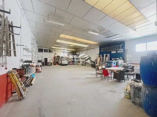Commerciale in vendita in Lucena - 153.000 € (Rif: 9963833)