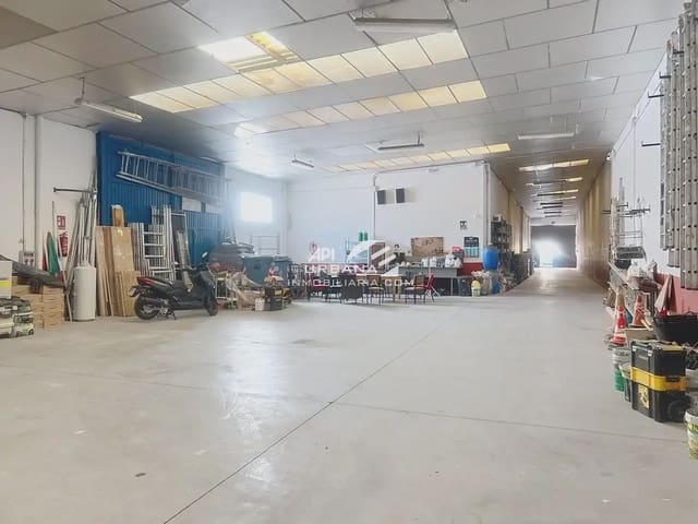 Commerciale in vendita in Lucena - 153.000 € (Rif: 9963833)
