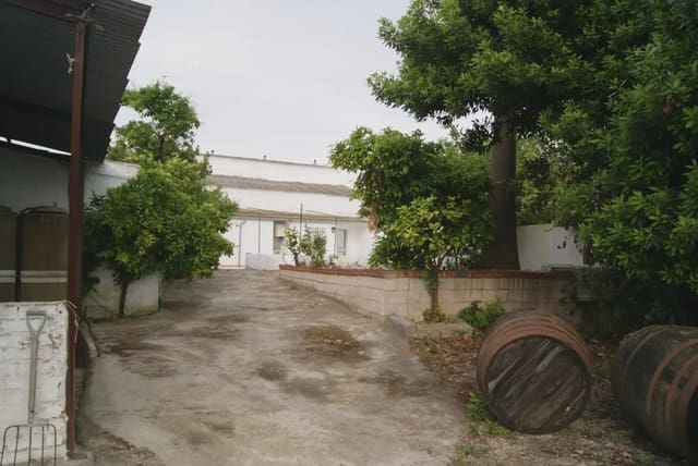 5 soveværelse Finca/Landehus til salg i Lucena med swimmingpool - € 310.000 (Ref: 9963836)