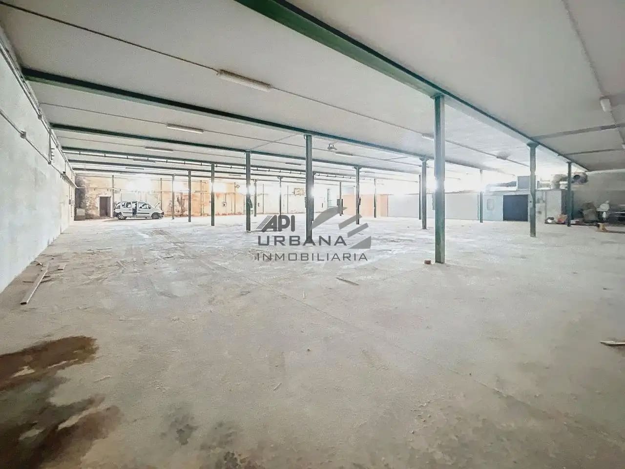Erhverv til leje i Lucena - € 3.000 (Ref: 9963838)