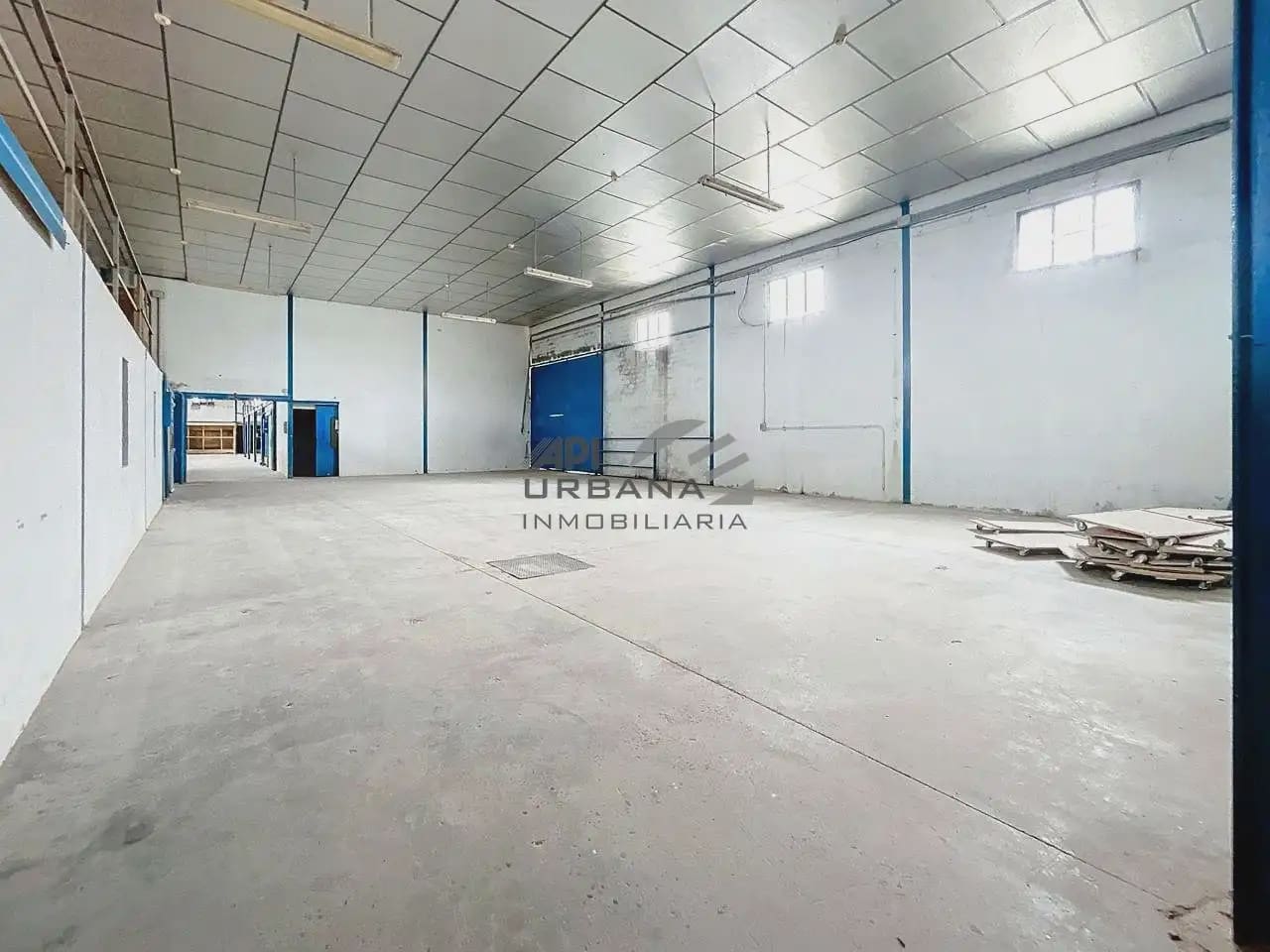 Erhverv til leje i Lucena - € 3.000 (Ref: 9963838)