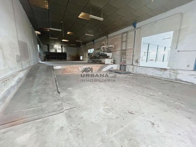 Erhverv til leje i Lucena - € 3.000 (Ref: 9963838)