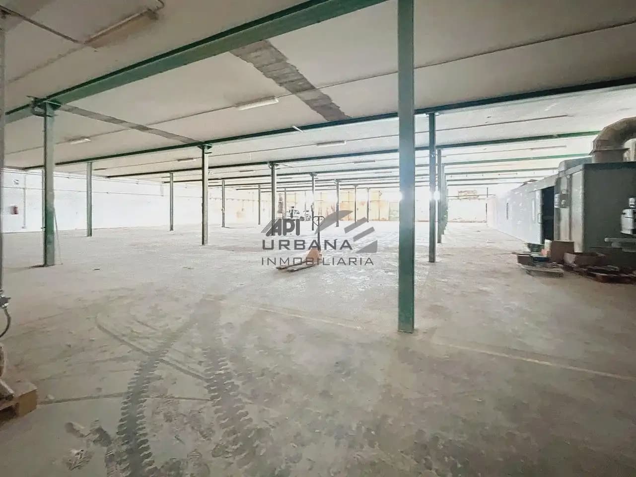 Erhverv til leje i Lucena - € 3.000 (Ref: 9963838)