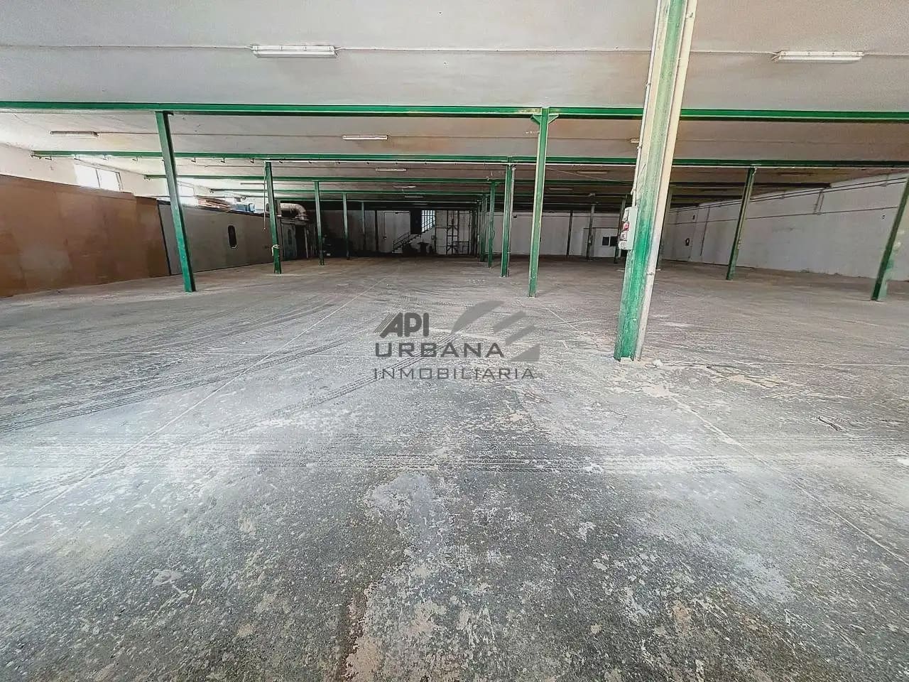 Erhverv til leje i Lucena - € 3.000 (Ref: 9963838)
