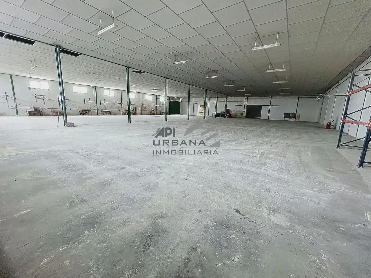 Erhverv til leje i Lucena - € 3.000 (Ref: 9963838)