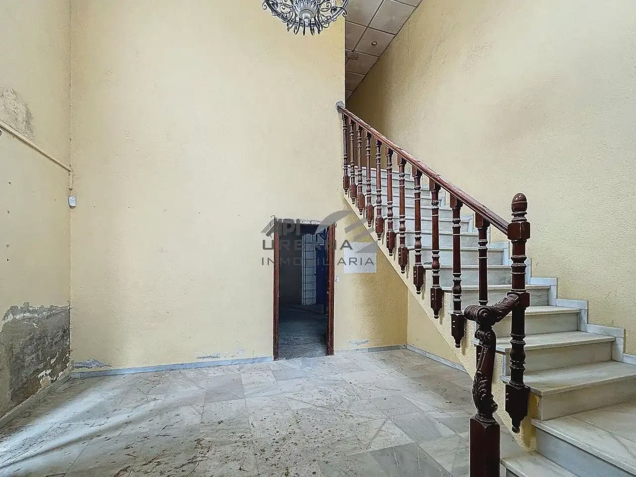 Erhverv til leje i Lucena - € 3.000 (Ref: 9963838)