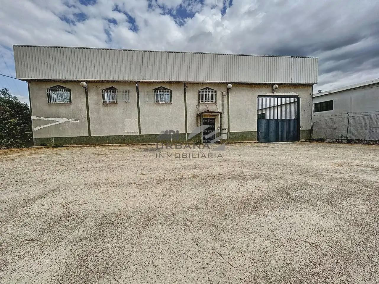 Erhverv til leje i Lucena - € 3.000 (Ref: 9963838)