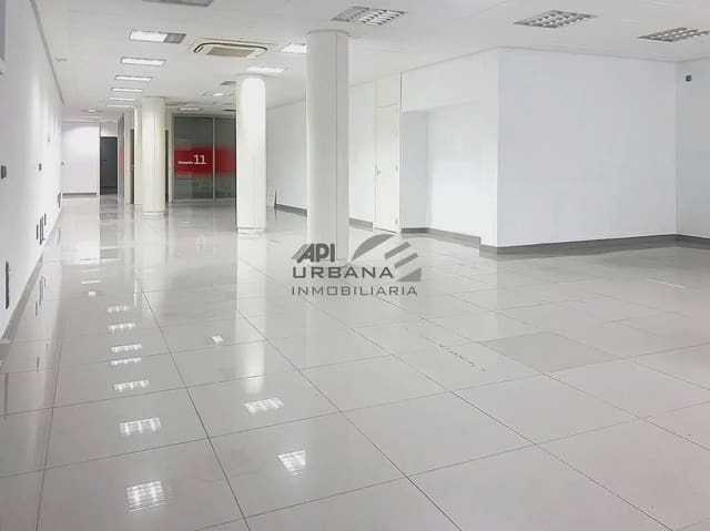 Kommersiell til leie i Lucena - € 3 500 (Ref: 9963848)