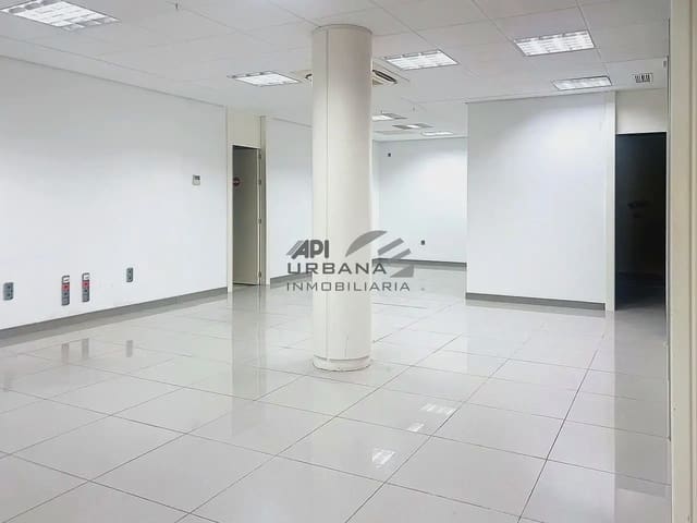 Kommersiell til leie i Lucena - € 3 500 (Ref: 9963848)
