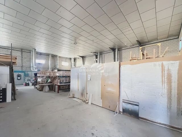 Komercyjne na sprzedaż w Lucena - 200 000 € (Ref: 9963850)