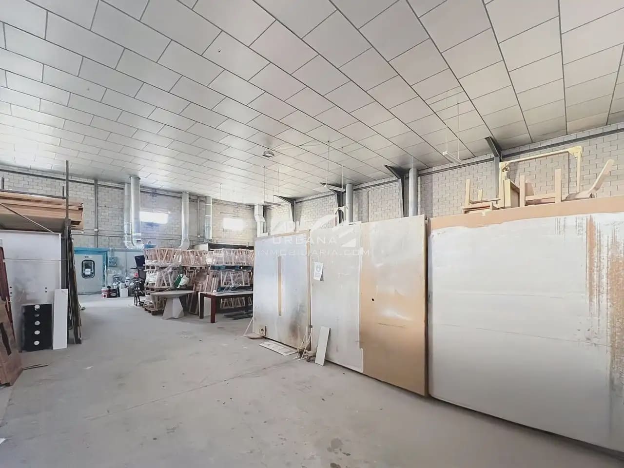 Gewerbe zu verkaufen in Lucena - 200.000 € (Ref: 9963850)