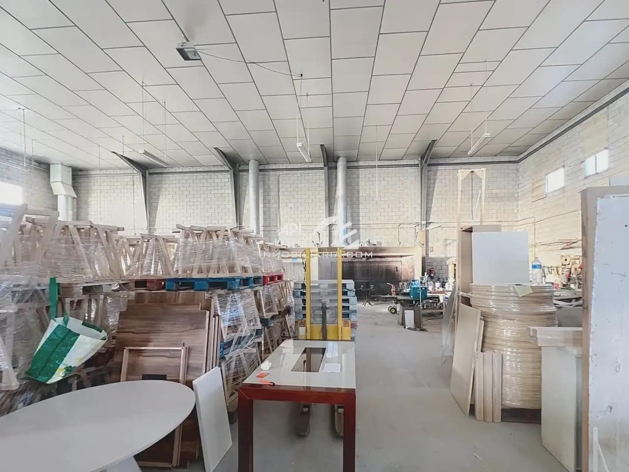 Gewerbe zu verkaufen in Lucena - 200.000 € (Ref: 9963850)