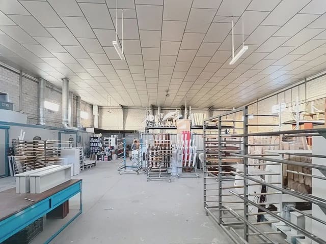 Komercyjne na sprzedaż w Lucena - 200 000 € (Ref: 9963850)