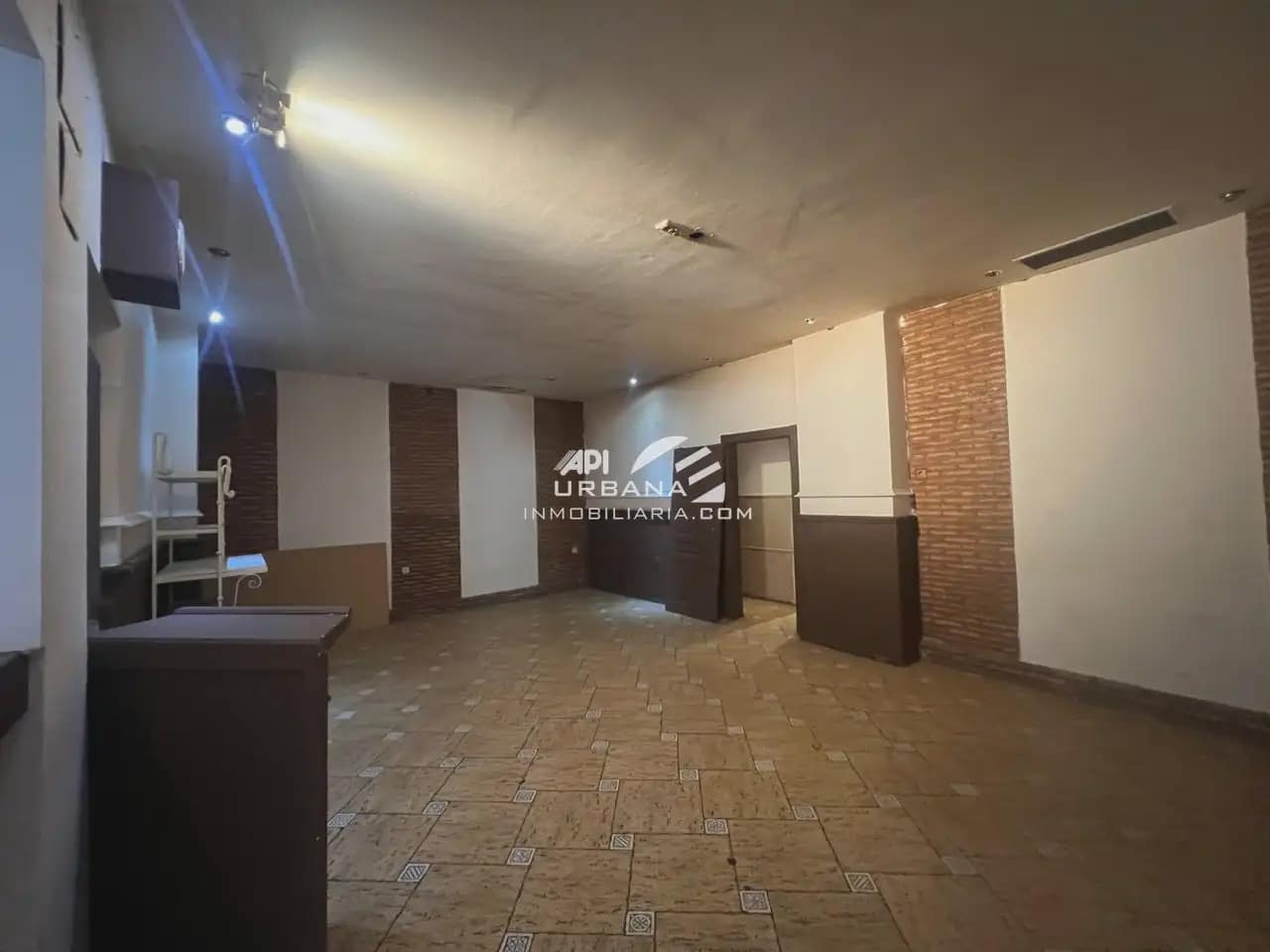 Commercial for rent in Lucena - € 900 (Ref: 9963852)