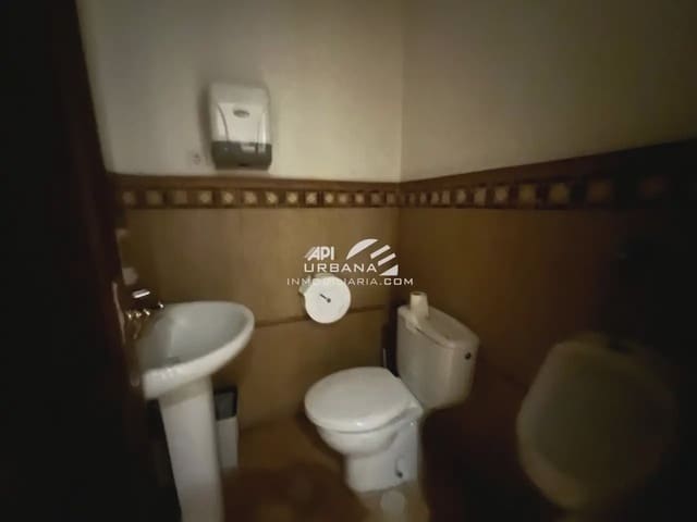 Kommersiell til leie i Lucena - € 900 (Ref: 9963852)