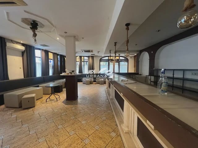 Kommersiell til leie i Lucena - € 900 (Ref: 9963852)