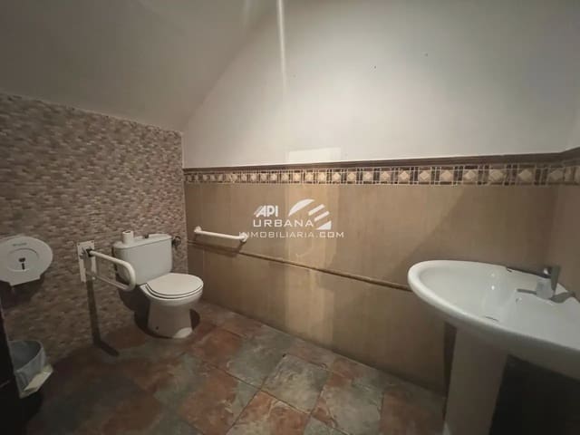 Kommersiell til leie i Lucena - € 900 (Ref: 9963852)