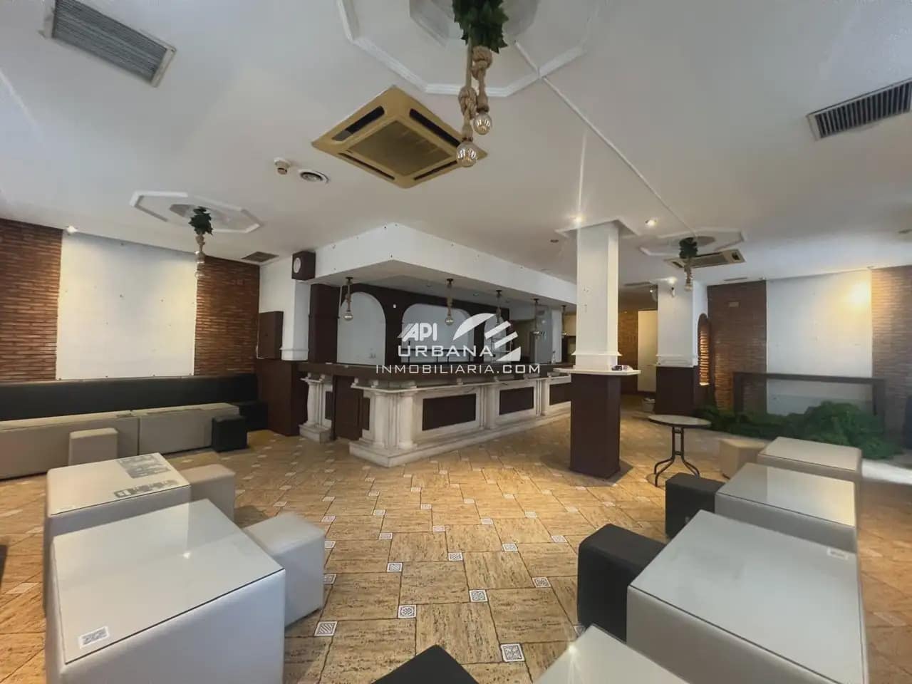 Commercial for rent in Lucena - € 900 (Ref: 9963852)
