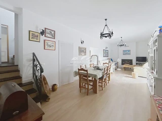4 bedroom Villa for sale in Lucena with pool - € 285,000 (Ref: 9963869)