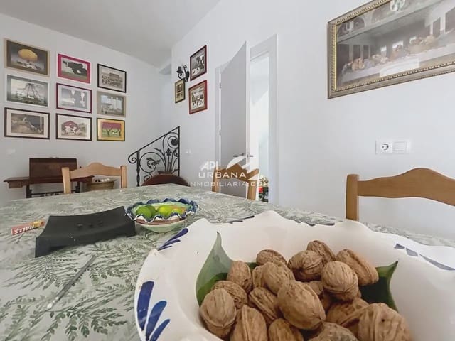 4 bedroom Villa for sale in Lucena with pool - € 285,000 (Ref: 9963869)