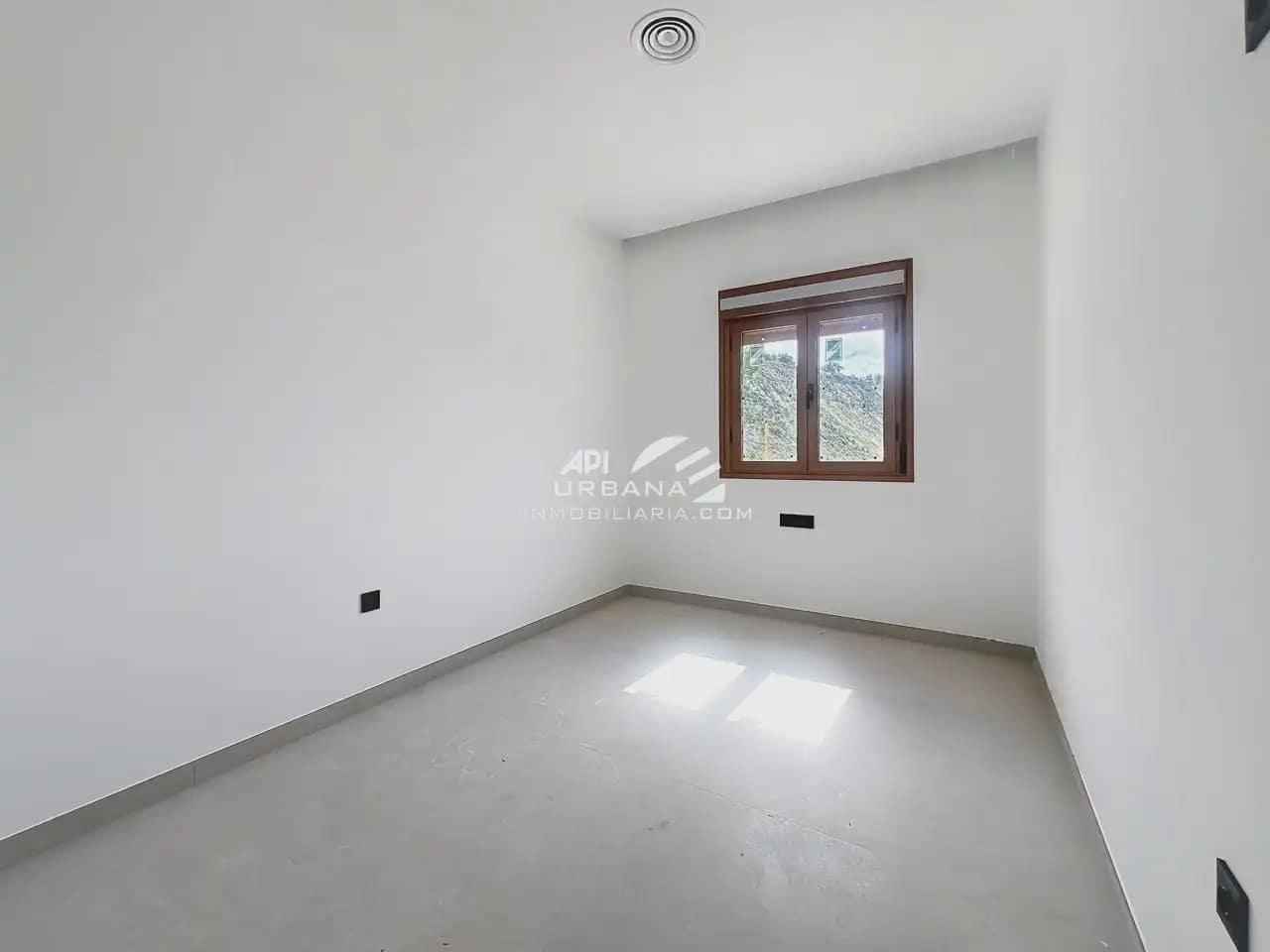 Kontor til salgs i Lucena - € 210 000 (Ref: 9963870)