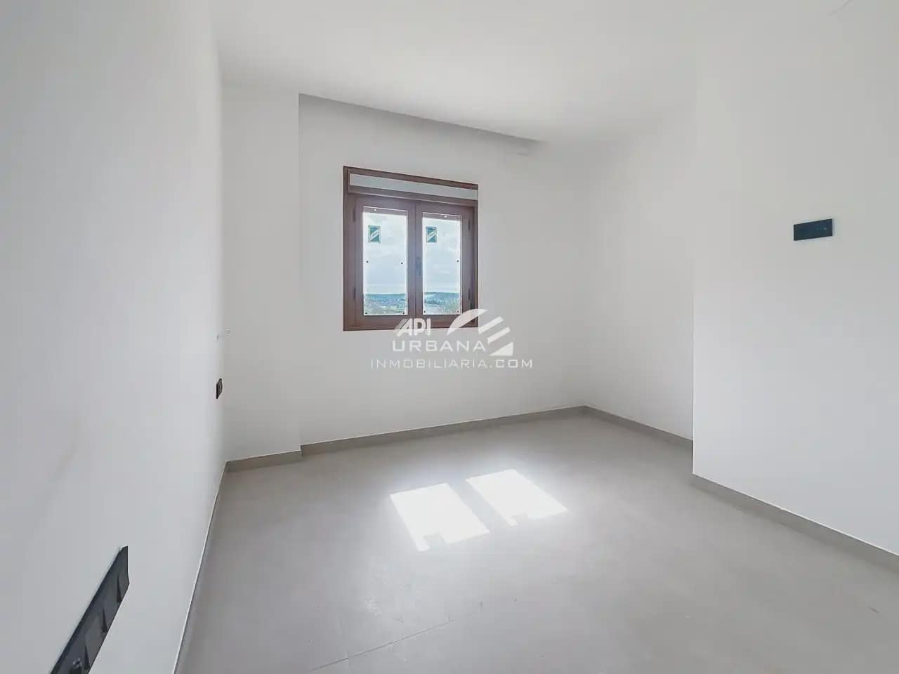 Kontor til salgs i Lucena - € 210 000 (Ref: 9963870)