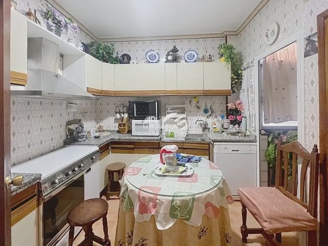 3 soverom Leilighet til salgs i Lucena med garasje - € 110 000 (Ref: 9963873)