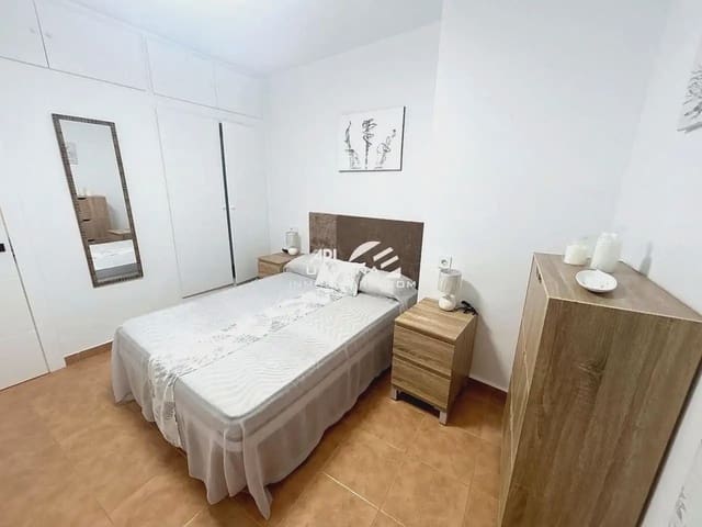 Casa de 1 habitación en Lucena en venta - 58.000 € (Ref: 9963875)