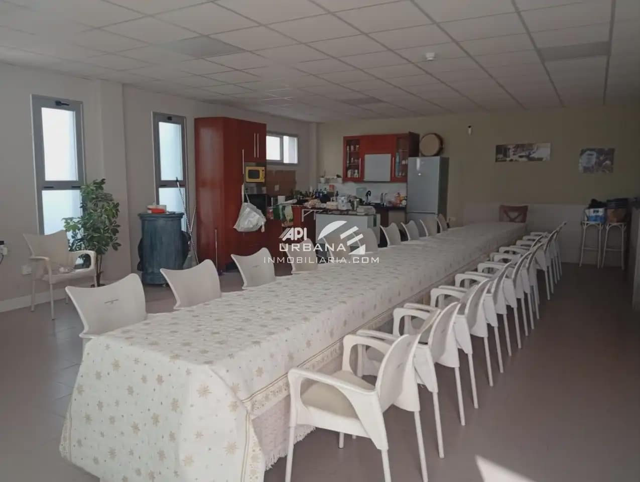 Commercieel te koop in Lucena - € 39.000 (Ref: 9963879)