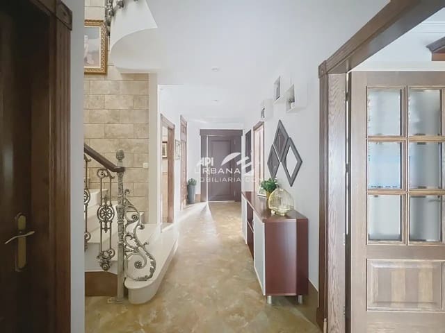 4 Zimmer Villa zu verkaufen in Lucena mit Pool - 470.000 € (Ref: 9963888)
