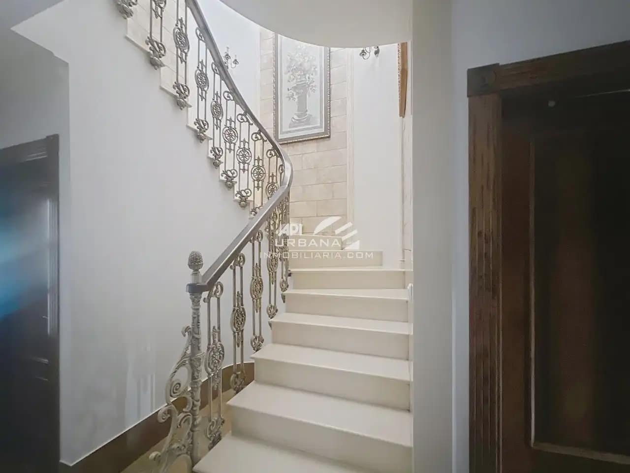 4 Zimmer Villa zu verkaufen in Lucena mit Pool - 470.000 € (Ref: 9963888)