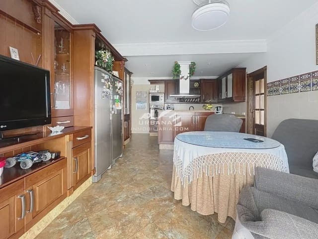4 Zimmer Villa zu verkaufen in Lucena mit Pool - 470.000 € (Ref: 9963888)