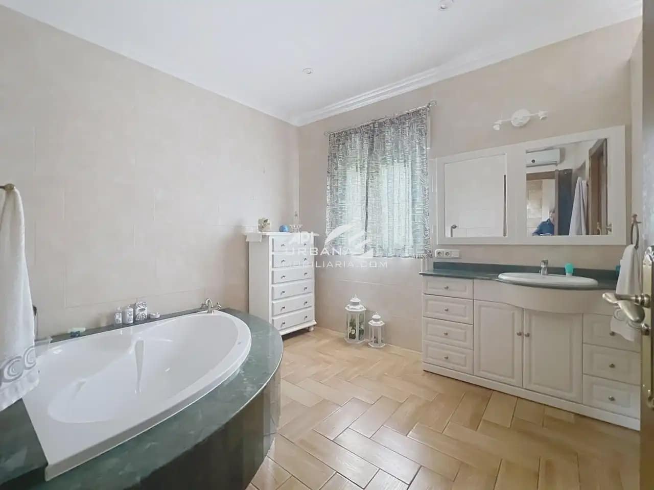 4 Zimmer Villa zu verkaufen in Lucena mit Pool - 470.000 € (Ref: 9963888)