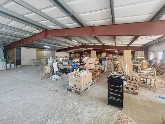 Kommersiell till salu i Lucena - 435 000 € (Ref: 9963893)