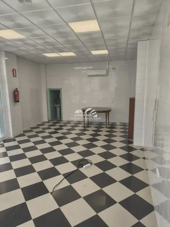 Gewerbe zu verkaufen in Lucena - 70.000 € (Ref: 9963896)