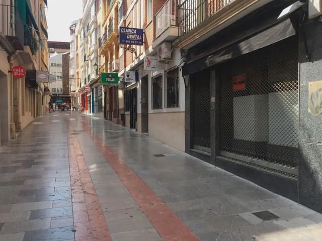 Commercieel te koop in Lucena - € 199.000 (Ref: 9963897)