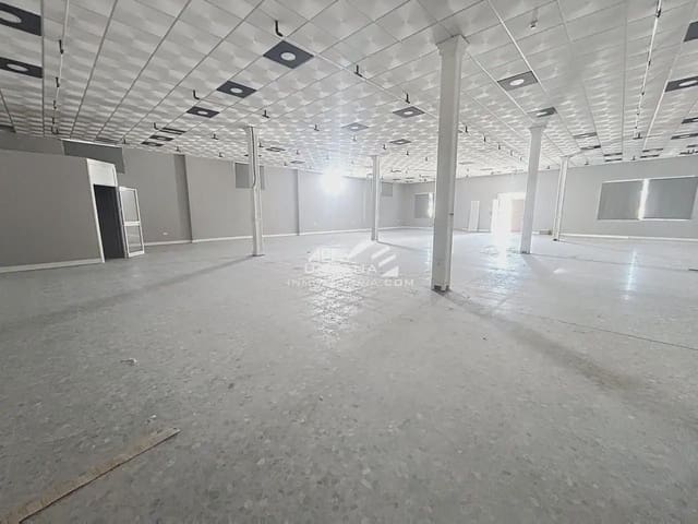 Kommersiell til leie i Lucena med garasje - € 1 300 (Ref: 9963901)